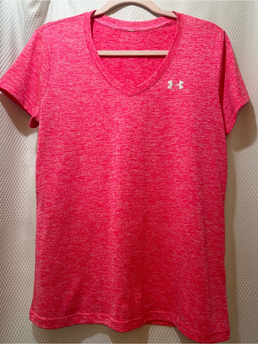 Under Armour Women's Heathered Hot Pink V-Neck Active Tee